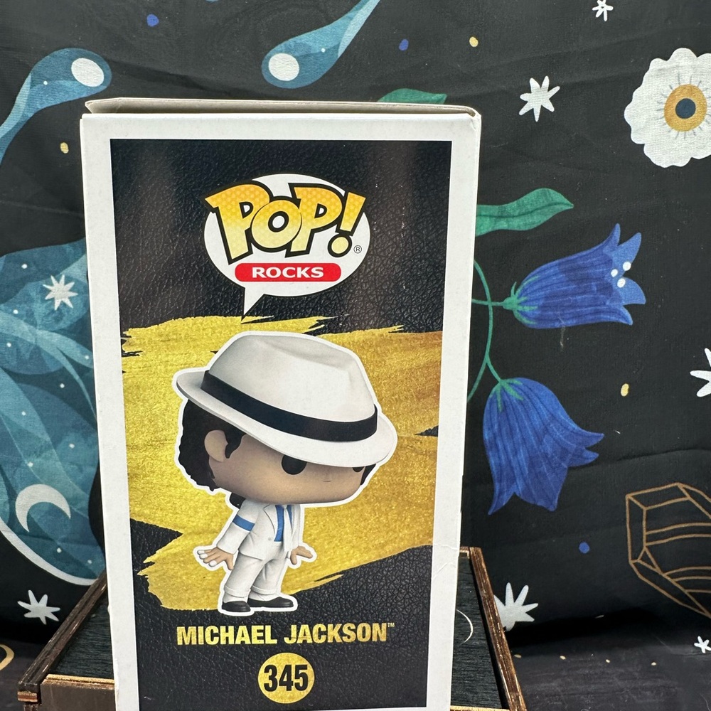 Funko Pop! Rock: Michael Jackson Smooth Criminal Vinyl Figure #345 - Picture 4 of 5